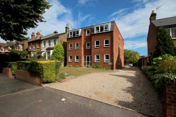 2 Bedroom Flat To Rent In Falmouth Avenue, Chingford, London, E4