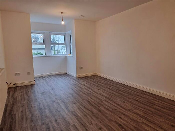 1 Bedroom Apartment To Rent In Second Avenue, Nottingham, Nottinghamshire, NG7