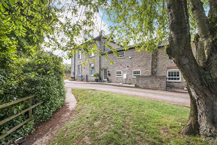 2 Bedroom Property To Rent In The Manor, Nottingham, NG12