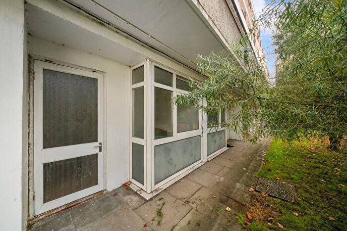 1 Bedroom Flat For Sale In Columbia Road, Shoreditch, E2