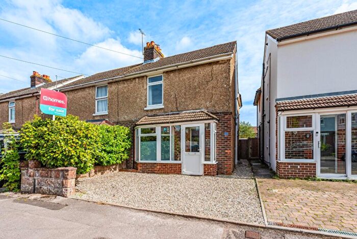 3 Bedroom Semi-Detached House For Sale In Princes Road, Petersfield, Hampshire, GU32
