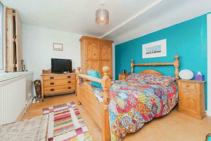 3 Bedroom End Of Terrace House For Sale In Knotts Road, Todmorden, OL14