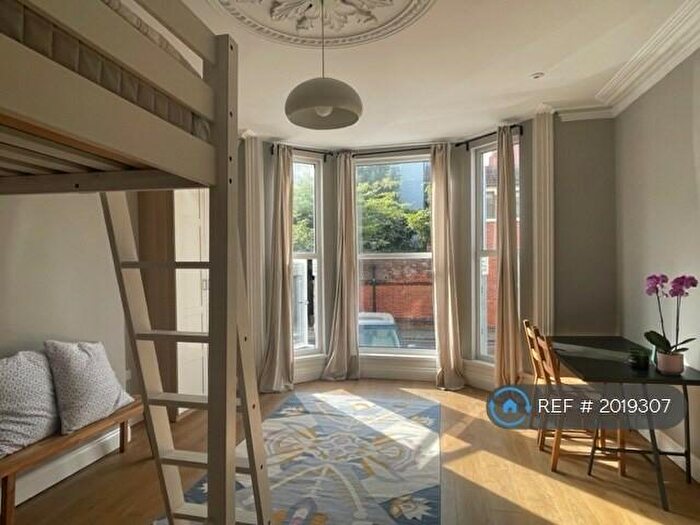 1 Bedroom Flat To Rent In Auckland Road East, Southsea, PO5