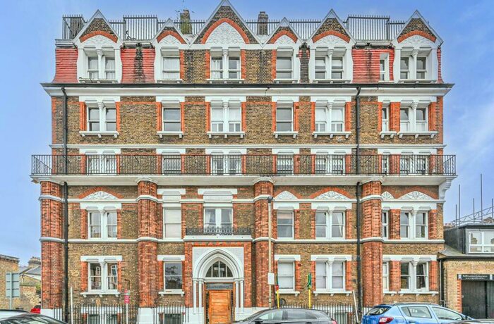 2 Bedroom Flat To Rent In Ashbury Road, Battersea, London, SW11