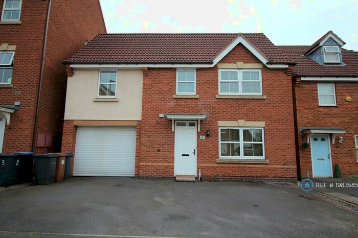 4 Bedroom Detached House To Rent In Netherley Court, Hinckley, LE10