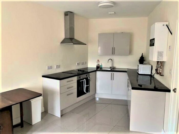 1 Bedroom Flat To Rent In North Clive Street, Cardiff(City), CF11