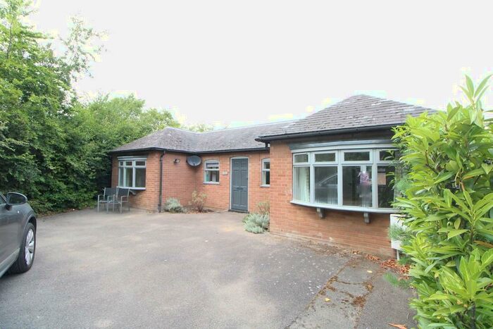 2 Bedroom Detached Bungalow To Rent In Lexden Road, Colchester, CO3