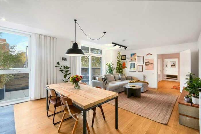 1 Bedroom Flat To Rent In Amelia Street, Elephant And Castle, London, SE17