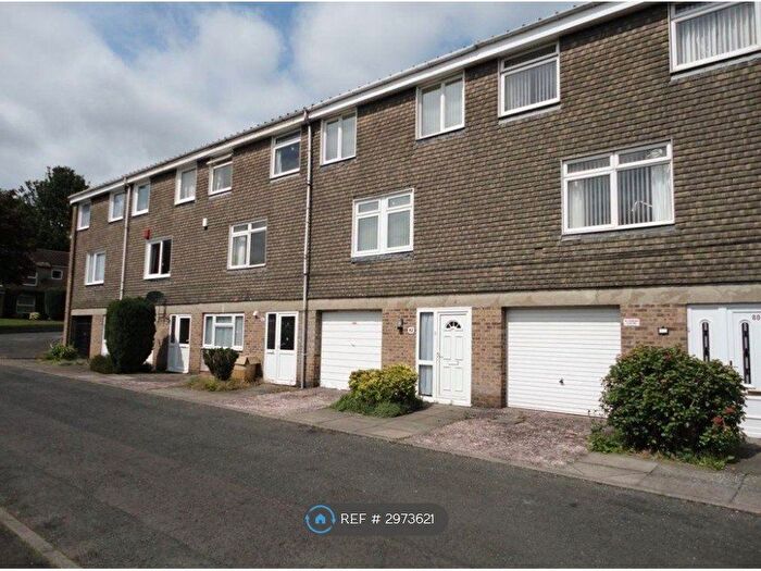 4 Bedroom Terraced House To Rent In Metchley Drive, Birmingham, B17