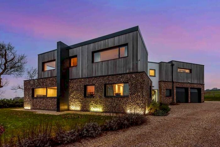 5 Bedroom Detached House For Sale In Newbury Road, Compton, RG20