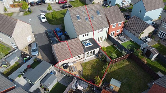 4 Bedroom Semi Detached House For Sale In Hill View, Purton, SN5