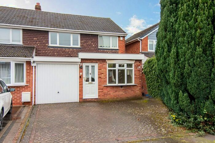 3 Bedroom Semi-Detached House For Sale In Heath Close, Stonnall, Walsall, WS9