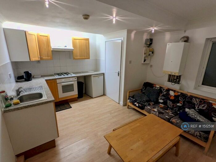 1 Bedroom Flat To Rent In Shirley Road, Southampton, SO15