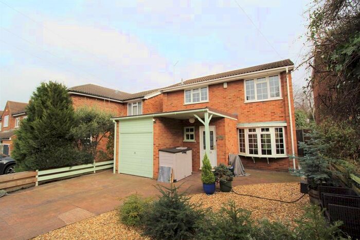 3 Bedroom Detached House To Rent In Warley Mount, Warley, Brentwood, CM14