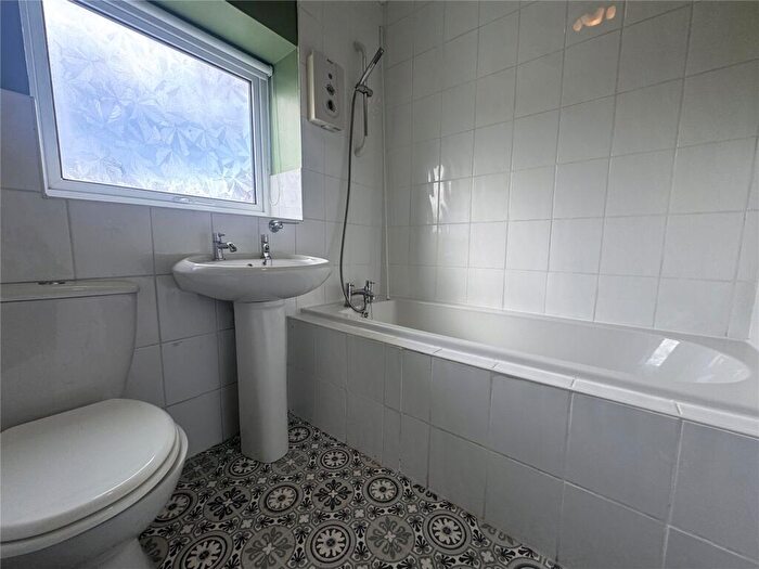 2 Bedroom End Of Terrace House To Rent In Middleton Road, Chadderton, Oldham, Greater Manchester, OL9