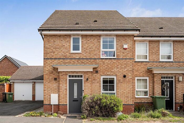 3 Bedroom End Of Terrace House For Sale In Westcott Road, Kidderminster, DY10
