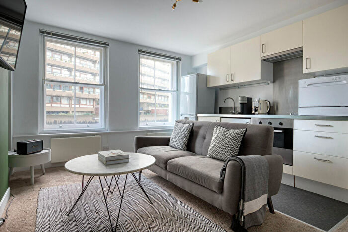 1 Bedroom Apartment To Rent In Carthusian Street, London, , Uk, EC1A