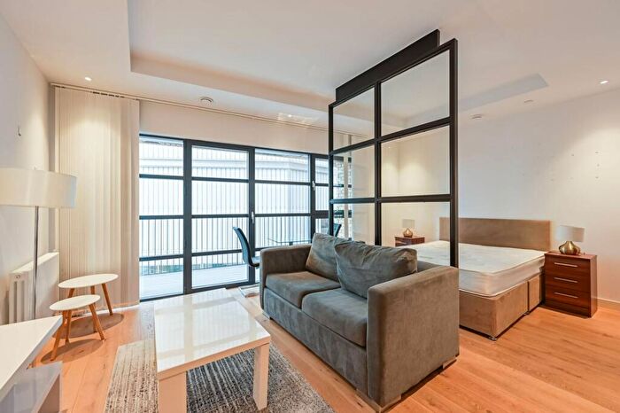 Studio To Rent In Astell House, Tower Hamlets, London, E14