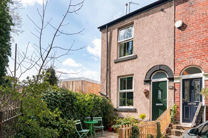 3 Bedroom End Of Terrace House For Sale In Marriott Road, Sheffield, S7