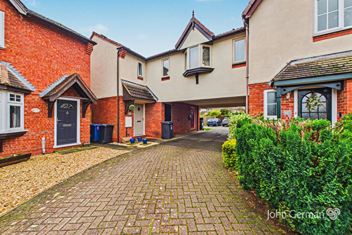 3 Bedroom Link Detached House For Sale In Burway Meadow, Alrewas, DE13