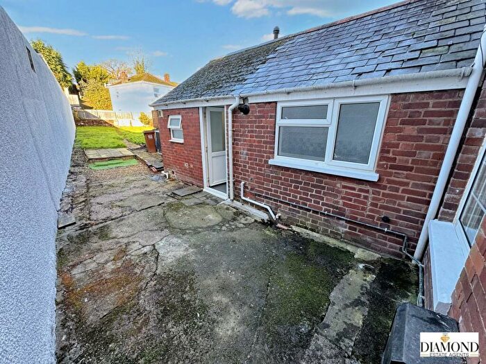 3 Bedroom End Of Terrace House For Sale In East View Place, Tiverton, Devon, EX16