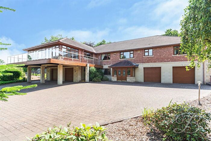 5 Bedroom Detached Bungalow For Sale In Main Road, Nottingham, NG15