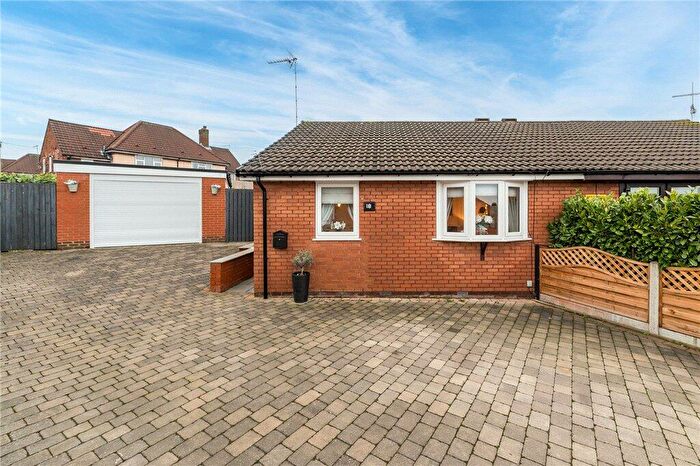 2 Bedroom Bungalow For Sale In South Hill Rise, Leeds, West Yorkshire, LS10