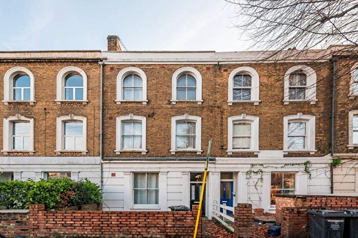 2 Bedroom Flat To Rent In Manse Road, Stoke Newington, London, N16