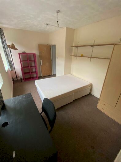6 Bedroom Terraced House To Rent In Broadway, Treforest, CF37