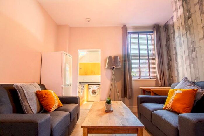 3 Bedroom Property To Rent In Broad Street, Loughborough, LE11