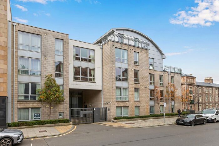 2 Bedroom Flat For Sale In / Gardner's Crescent, Edinburgh, EH3