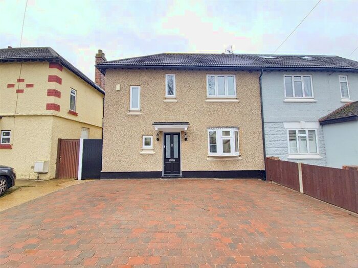 2 Bedroom Semi-Detached House To Rent In Trustons Gardens, Hornchurch, RM11