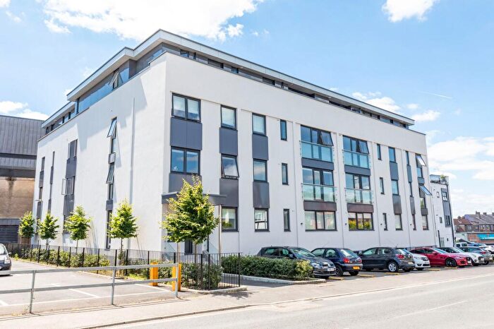 2 Bedroom Flat For Sale In Christopher Road, East Grinstead, RH19