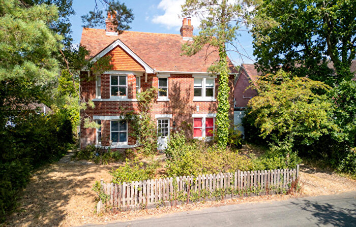 4 Bedroom Detached House For Sale In George Road, Milford On Sea, SO41