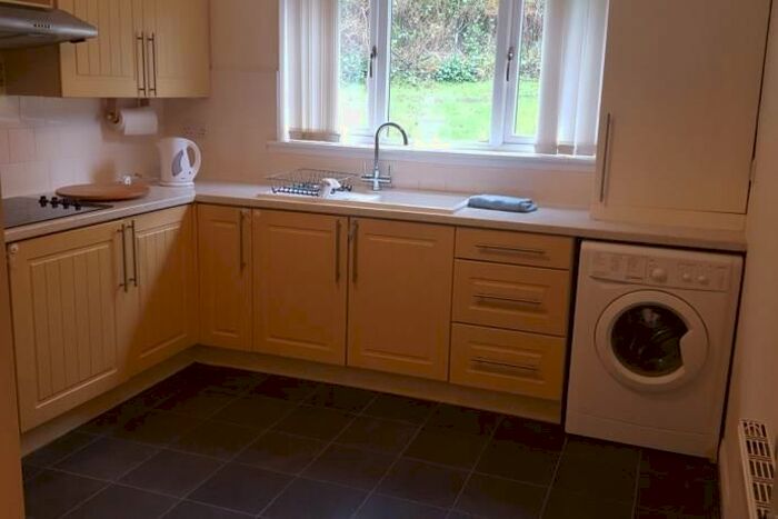 2 Bedroom Flat To Rent In Eastside, Kirkintilloch, Glasgow, G66