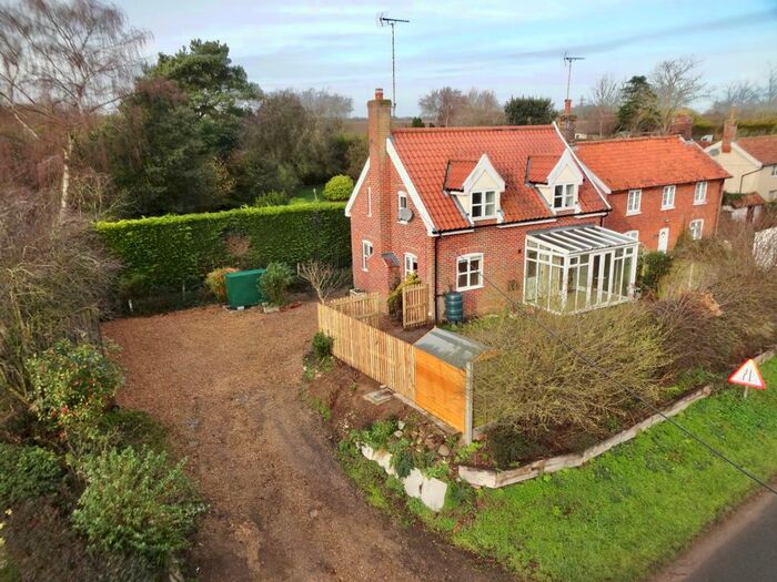 2 Bedroom Detached House For Sale In The Street, Hacheston, IP13