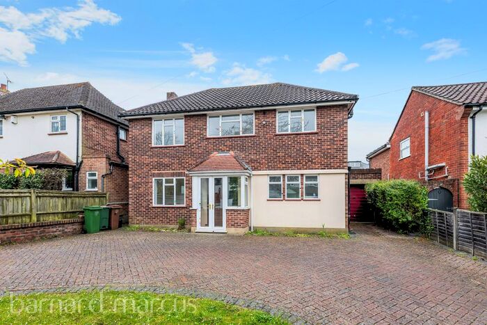 3 Bedroom Detached House To Rent In The Dene, Cheam, Sutton, SM2