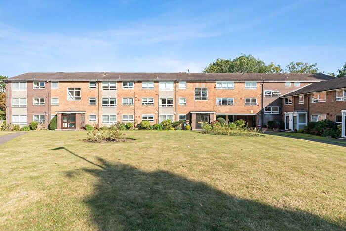 3 Bedroom Flat To Rent In Gleneagles, Stanmore, HA7