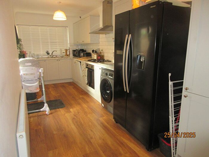 3 Bedroom End Of Terrace House To Rent In Selwyn Avenue, Chingford, E4