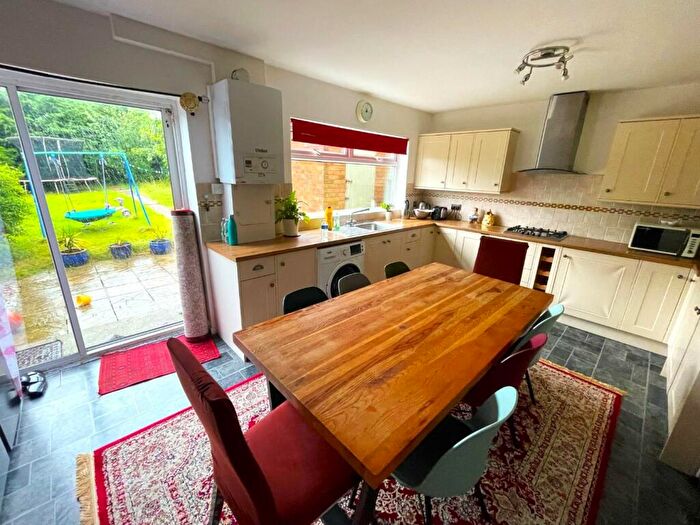 4 Bedroom Terraced House To Rent In Ramillies Road, Mill Hill, NW7