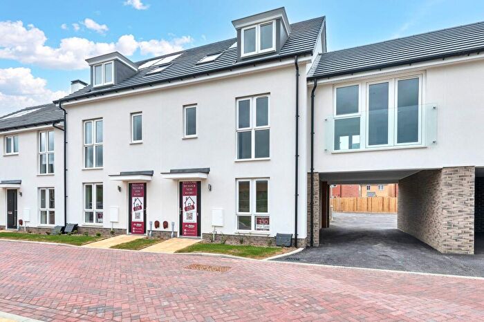 3 Bedroom Terraced House For Sale In Royal Gardens, Wixams, MK45