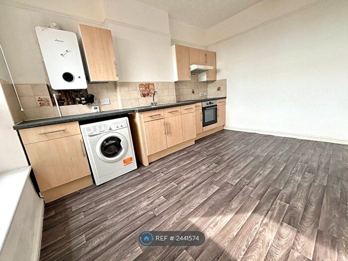 2 Bedroom Flat To Rent In Cock Road, Bristol, BS15