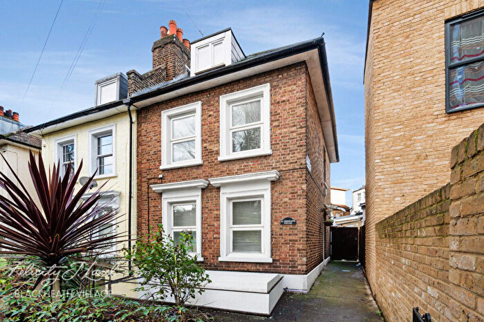 3 Bedroom Semi Detached House For Sale In Silk Mills Path, London, SE13