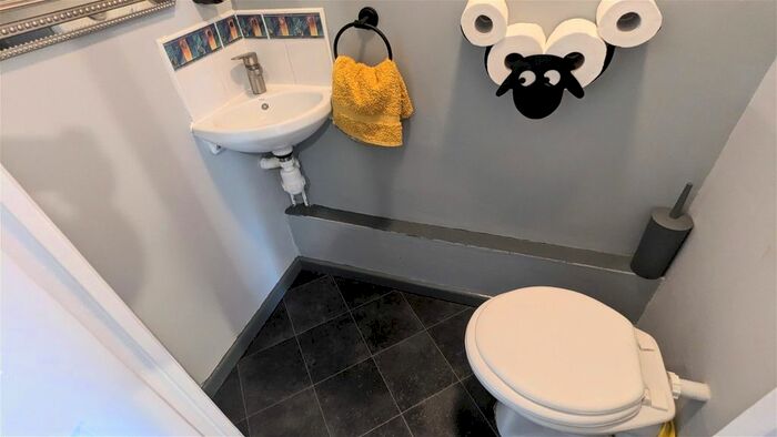 4 Bedroom End Of Terrace House For Sale In Hartland, Skelmersdale, WN8