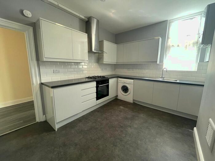 2 Bedroom Flat To Rent In Godwin Road, London, E7