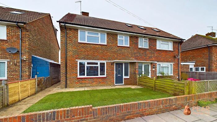 3 Bedroom Semi-Detached House To Rent In Meadow Way, Ferring, BN12