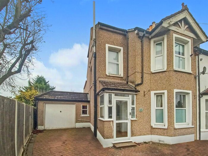 4 Bedroom Semi-Detached House To Rent In Crown Lane, Bromley, BR2