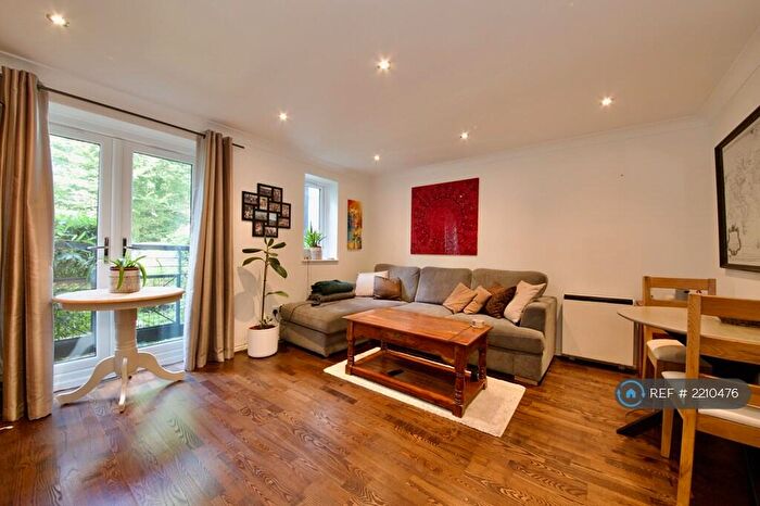 2 Bedroom Flat To Rent In Dickens Court, London, E11