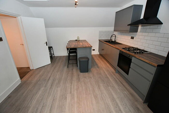 2 Bedroom Apartment To Rent In Selhurst Road, London, SE25