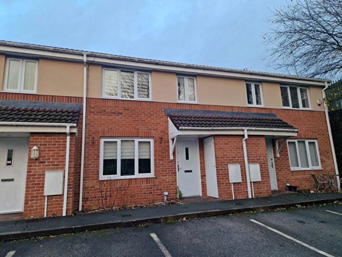 2 Bedroom Property To Rent In Carrfield, Hyde, SK14